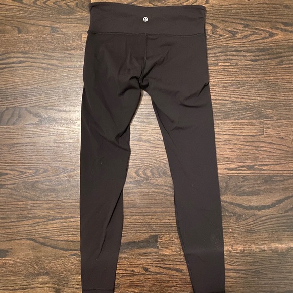 lululemon athletica Pants - Lululemon size 6 wunder under leggings